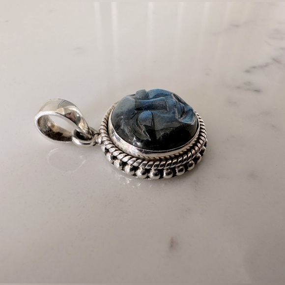 Sterling Silver Moon Face Labradorite Pendant - Picture 2 of 3